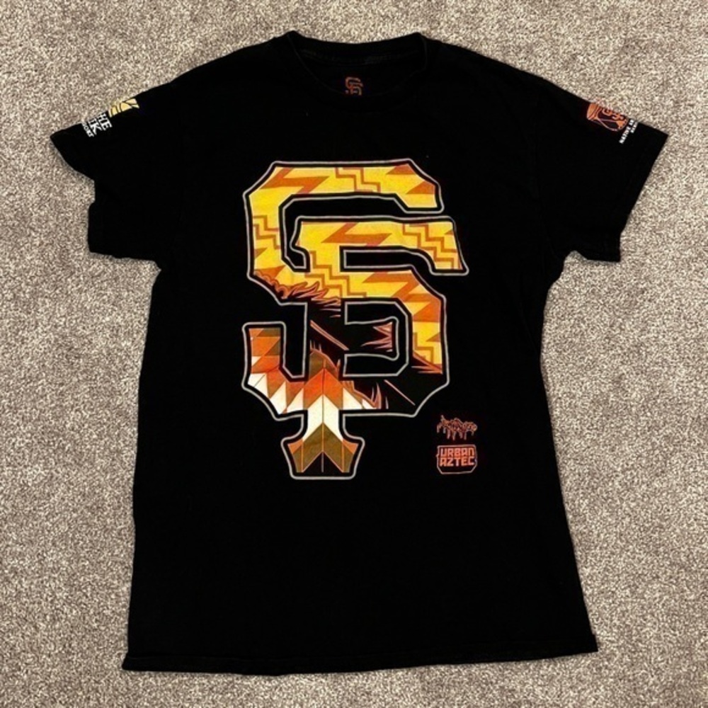 Men’s San Francisco Giants Urban Aztec Short Sleeve Black Shirt Size Small